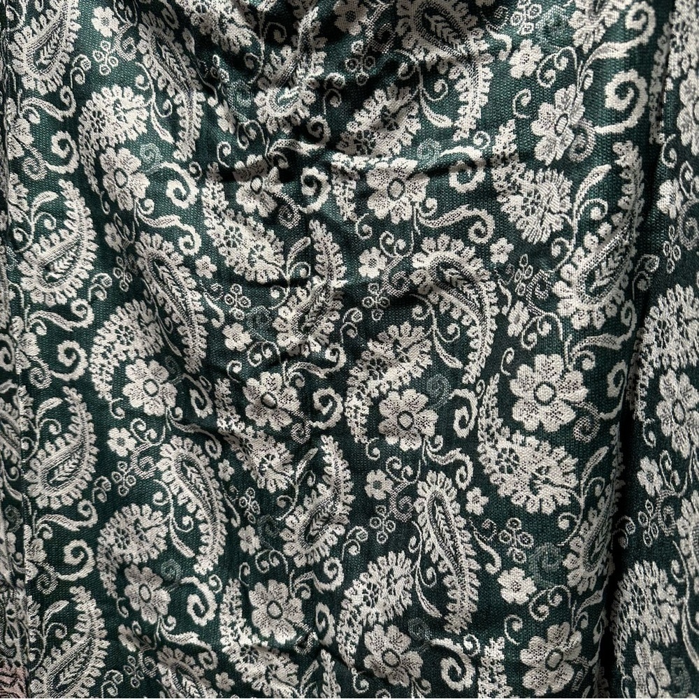 Elegant Shawl in Green & Red Paisley -Versatile Wrap, Scarf, or Veil, Soft Rayon - Picture 9 of 17